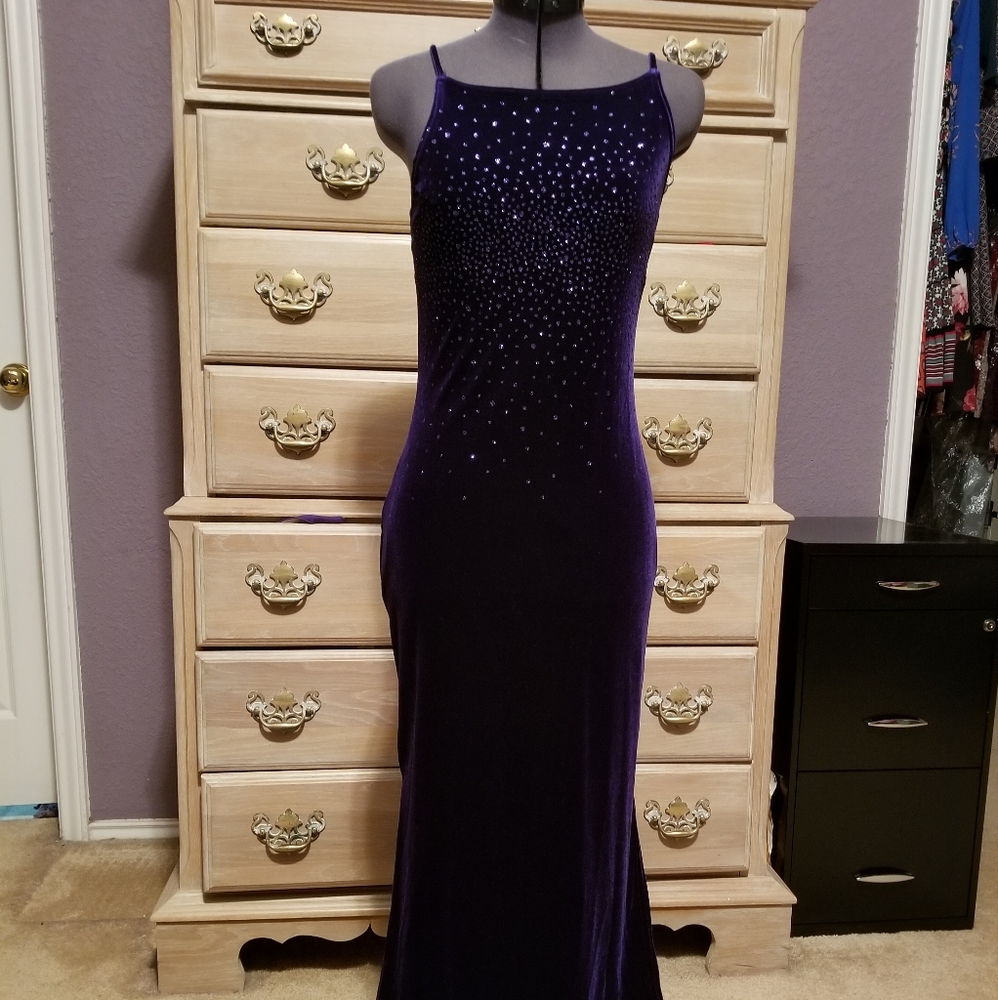 Jump Apparel Co by Wendye Chaitin Velvety Purple Glittered Gown Size 3/4
